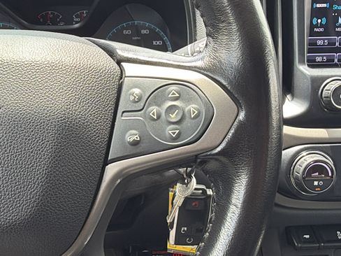 Used 2017 Chevrolet Colorado Z71 AWD/4WD image 24