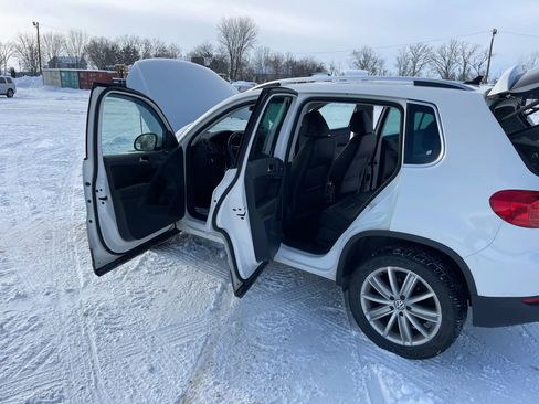 Used 2013 Volkswagen Tiguan SE image 11