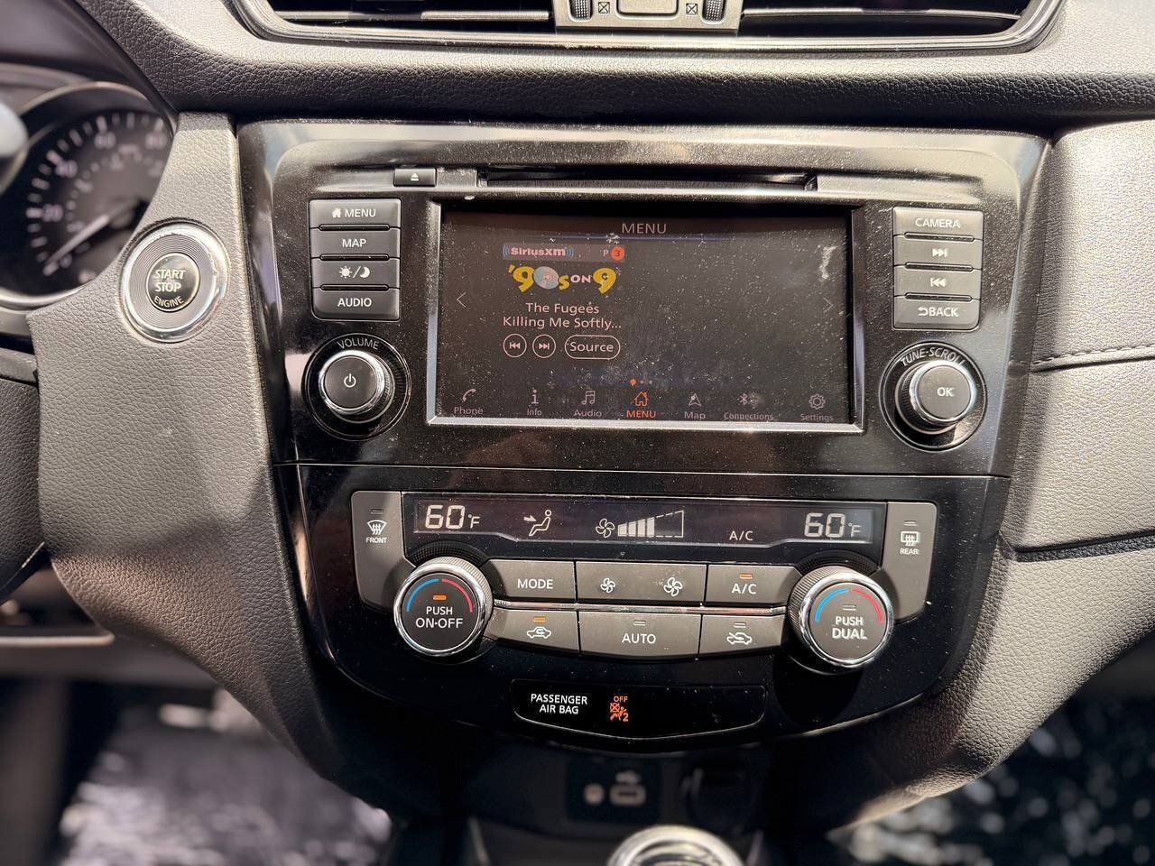Used 2018 Nissan Rogue SV w/ Premium Package FWD image 21