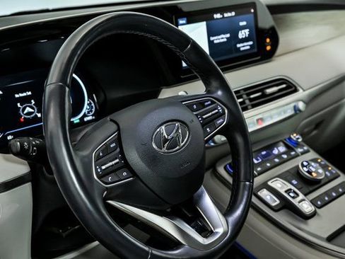 Used 2021 Hyundai Palisade Limited image 16