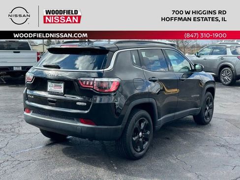Used 2017 Jeep Compass Latitude w/ Popular Equipment Group AWD/4WD image 4