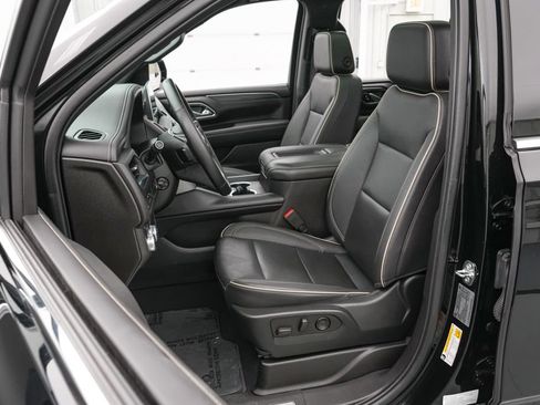 Used 2023 GMC Yukon XL SLT w/ SLT Luxury Package AWD/4WD image 11