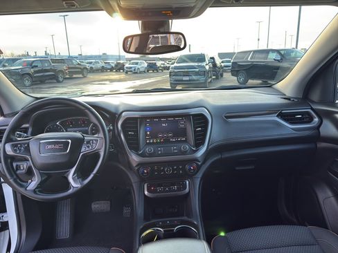 Used 2023 GMC Acadia AT4 image 28