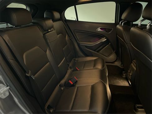 Used 2018 Mercedes-Benz GLA 250 4MATIC image 31