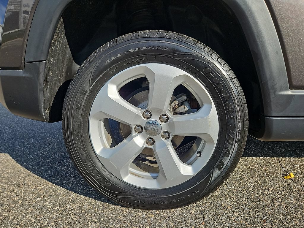 Used 2018 Jeep Compass Latitude w/ Popular Equipment Group AWD/4WD image 8