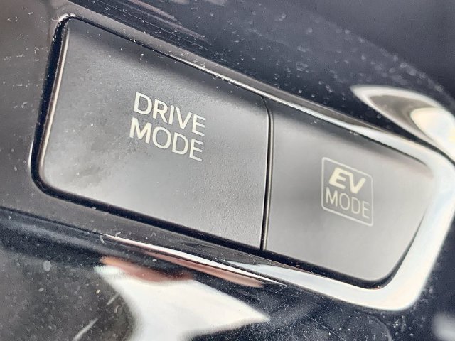 Used 2019 Toyota Prius LE w/ Carpet Mat Package AWD/4WD image 28