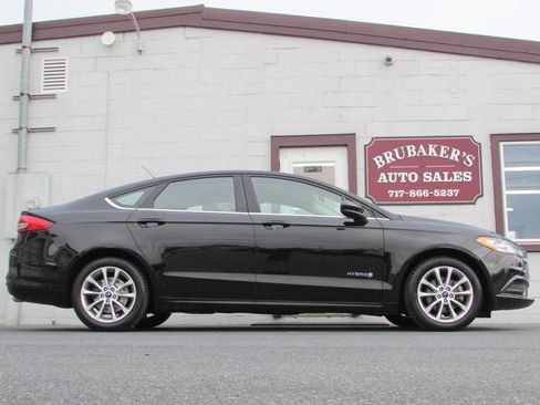 Used 2017 Ford Fusion S image 1