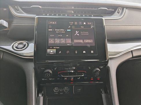 Used 2023 Jeep Grand Cherokee Altitude image 14
