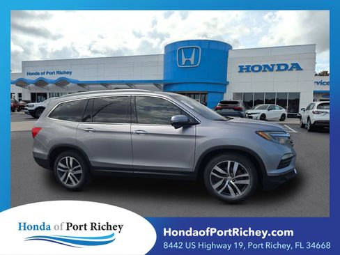 Used 2016 Honda Pilot Touring image 1
