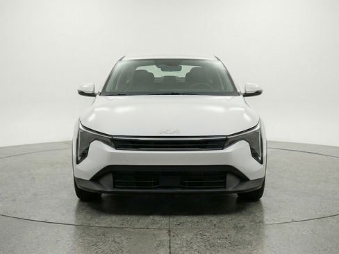 Used 2025 Kia K4 LXS image 2