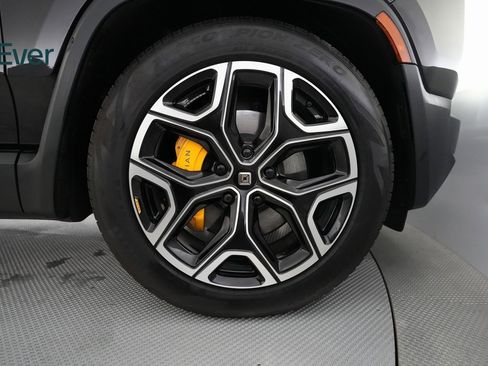 Used 2024 Rivian R1S Adventure image 20