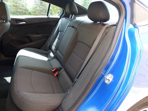 Used 2017 Chevrolet Cruze LT w/ Convenience Package FWD image 27