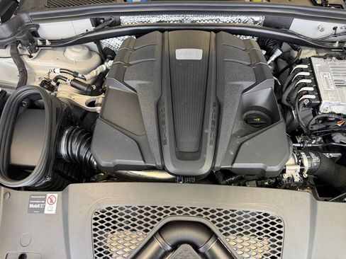 Certified 2026 Porsche Macan S AWD/4WD image 28