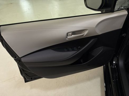 Used 2026 Toyota Corolla LE w/ LE Premium Package FWD image 17