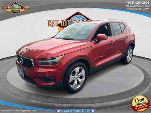 Used 2022 Volvo XC40 T5 Momentum AWD/4WD image 1