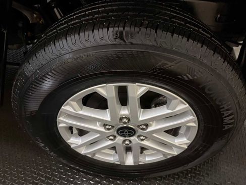 Used 2024 Toyota Tundra SR5 w/ SR5 Convenience Package AWD/4WD image 9