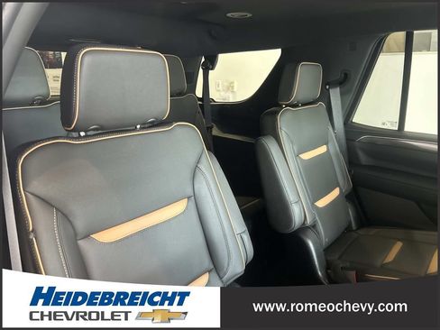 Used 2024 GMC Yukon AT4 w/ Technology Package AWD/4WD image 35