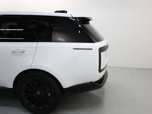 Used 2025 Land Rover Range Rover Long Wheelbase SE AWD/4WD image 67