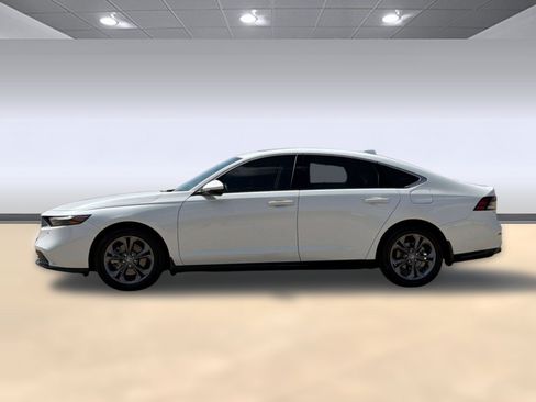 Used 2023 Honda Accord EX-L image 2