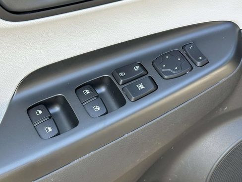 Used 2023 Hyundai Kona SEL AWD/4WD image 16