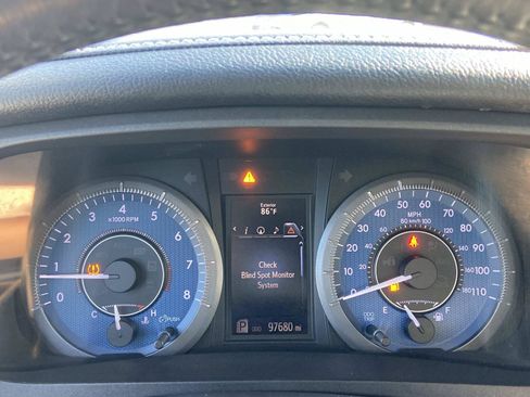 Used 2017 Toyota Sienna XLE w/ XLE Navigation Package FWD image 23