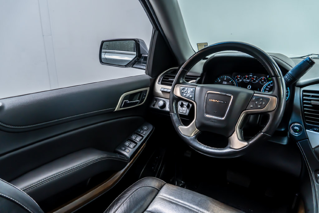 Used 2019 GMC Yukon Denali AWD/4WD image 31