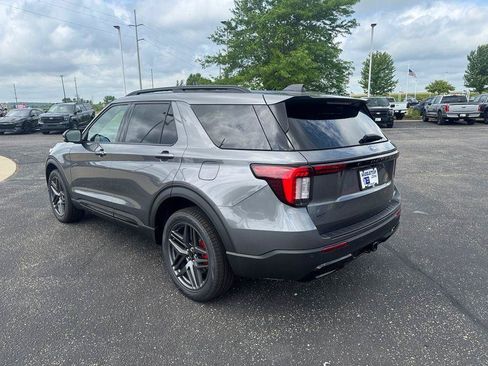 New 2026 Ford Explorer ST-Line w/ ST-Line Street Pack AWD/4WD image 7
