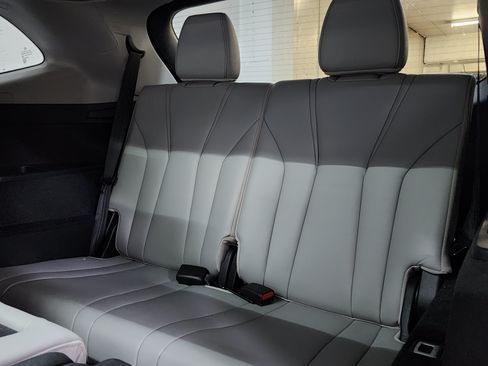 Certified 2024 Acura MDX SH-AWD w/ Technology Package image 19