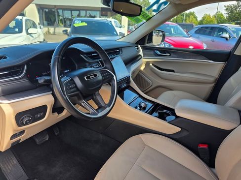 Used 2021 Jeep Grand Cherokee L Limited AWD/4WD image 11