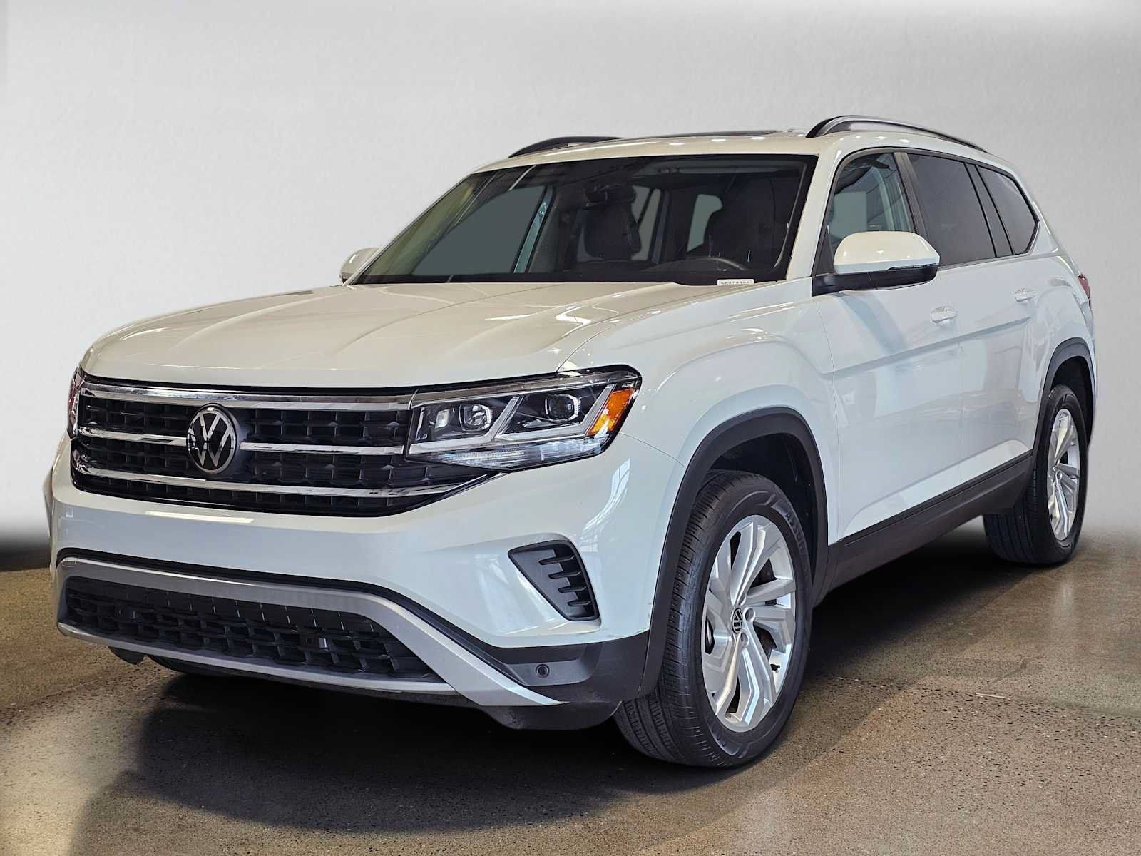 Used 2023 Volkswagen Atlas SE w/ Panoramic Sunroof Package AWD/4WD image 7