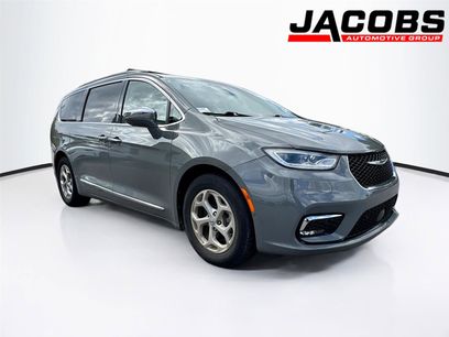 Used 2022 Chrysler Pacifica Limited
