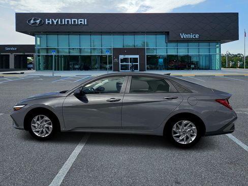 New 2026 Hyundai Elantra Hybrid FWD image 3