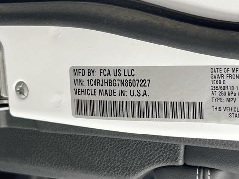 Used 2022 Jeep Grand Cherokee Limited image 32