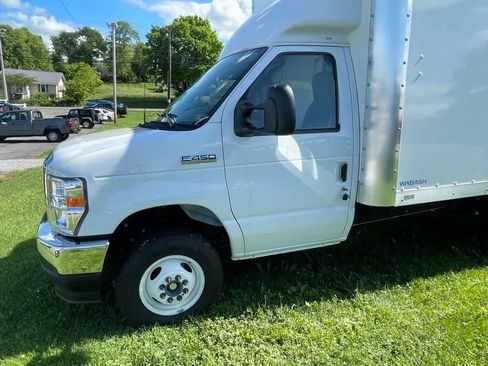 New 2024 Ford E-450 and Econoline 450 Super Duty w/ Power Windows & Locks Group RWD image 7