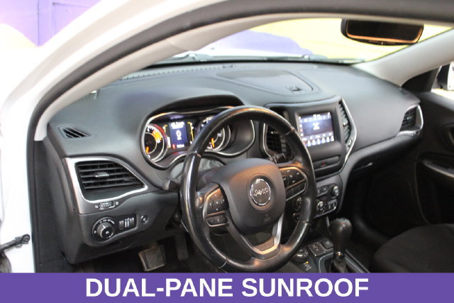 Used 2019 Jeep Cherokee Latitude w/ Comfort & Convenience Group AWD/4WD image 12