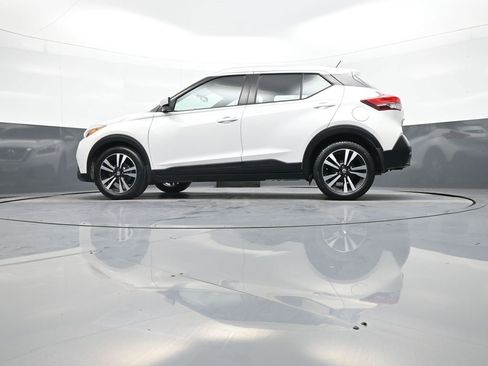 Used 2018 Nissan Kicks SV image 31