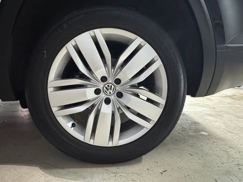 Used 2019 Volkswagen Atlas SE w/ Panoramic Sunroof Package image 23