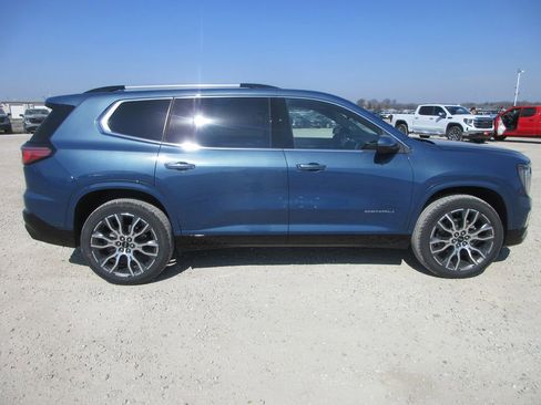 New 2026 GMC Acadia Denali Ultimate image 3