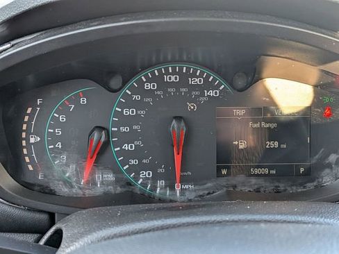 Used 2022 Chevrolet Trax LT w/ LT Convenience Package image 24