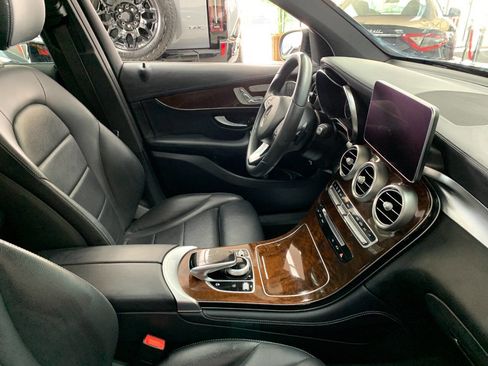 Used 2018 Mercedes-Benz GLC 300 4MATIC image 9