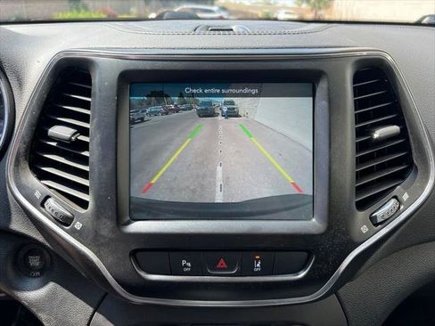 Certified 2022 Jeep Cherokee Latitude Lux AWD/4WD image 16