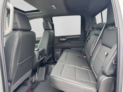 New 2026 GMC Sierra 3500 Denali w/ Denali Reserve Package AWD/4WD image 13