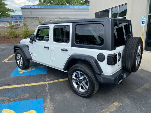 Used 2018 Jeep Wrangler Unlimited Sport S AWD/4WD image 3