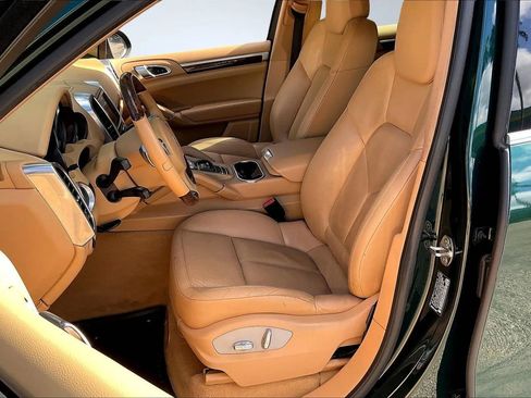 Used 2013 Porsche Cayenne S image 21