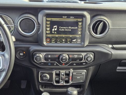 Used 2022 Jeep Wrangler Unlimited Sahara image 14