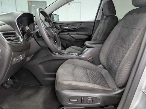 Used 2021 Chevrolet Equinox LT w/ LPO, Cargo Package AWD/4WD image 4