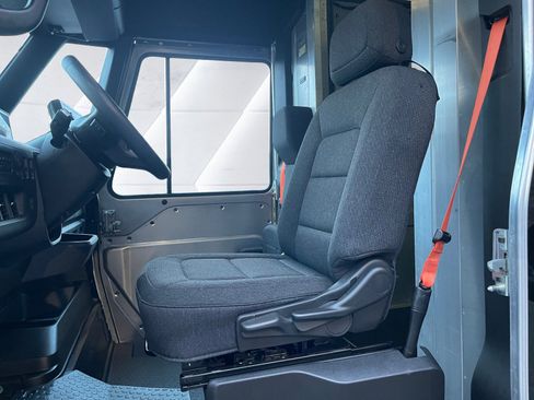 Used 2024 Chevrolet Brightdrop 600 w/ Commercial Equipment Package image 10