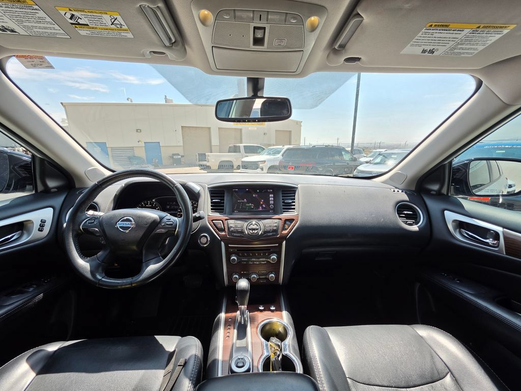 Used 2017 Nissan Pathfinder Platinum w/ Family Entertainment Package AWD/4WD image 19