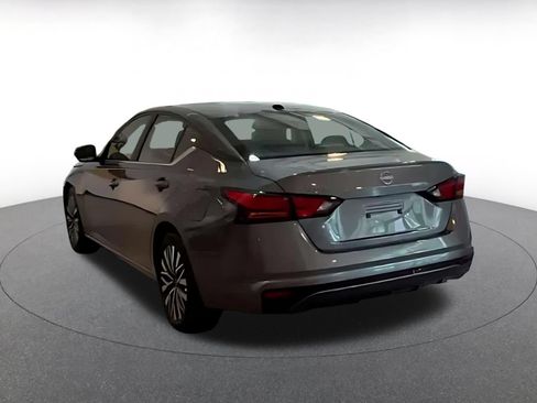 Used 2026 Nissan Altima 2.5 SV FWD image 9