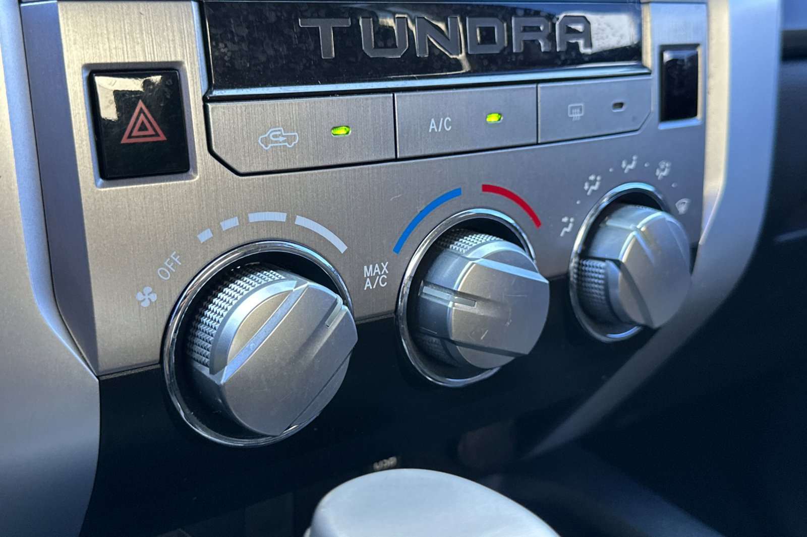 Used 2018 Toyota Tundra SR5 w/ SR5 Upgrade Package RWD image 30